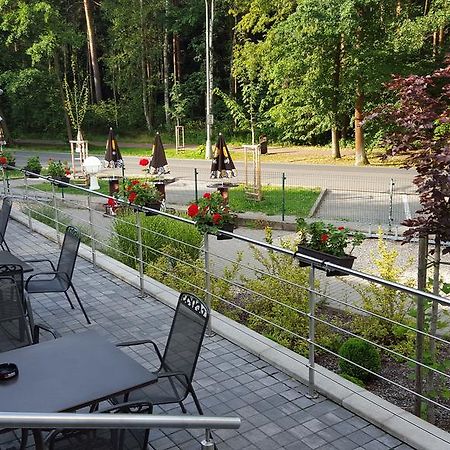 Restaurace A Penzion Zdena Bouda Χράντεκ Κράλοβε Εξωτερικό φωτογραφία
